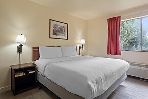 Quincy INN and Suites