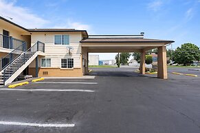 Quincy INN and Suites