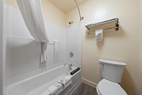 Quincy INN and Suites