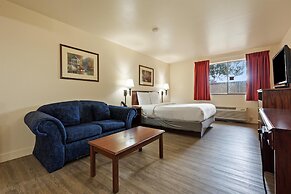 Quincy INN and Suites