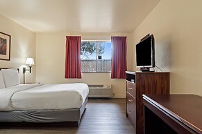 Quincy INN and Suites