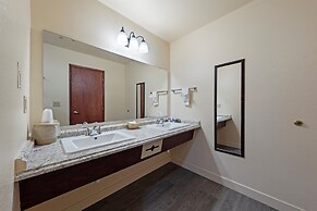 Quincy INN and Suites