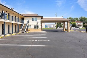 Quincy INN and Suites