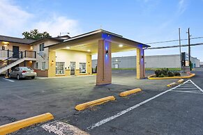 Quincy INN and Suites