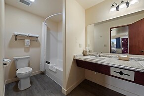 Quincy INN and Suites