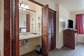 Quincy INN and Suites