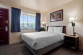 Quincy INN and Suites