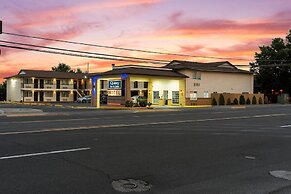 Quincy INN and Suites