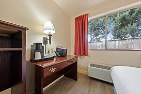 Quincy INN and Suites