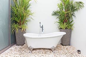 3br Luxury Beachfront Pool Villa