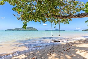 3br Luxury Beachfront Pool Villa