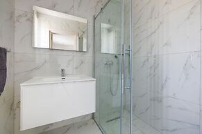 Fabulous Penthouse Close to St George's Bay