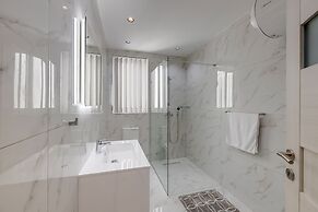 Fabulous Penthouse Close to St George's Bay