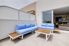 Fabulous Penthouse Close to St George's Bay