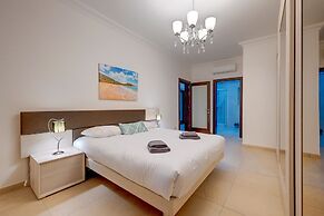 Seafront LUX Apart inc Pool, Upmarket Area