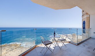 Superb Seafront Family Apartment