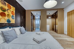 Superb Seafront Family Apartment