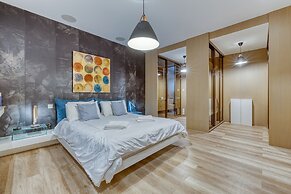 Superb Seafront Family Apartment