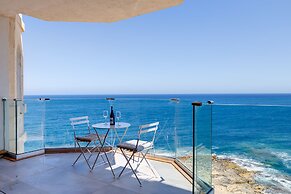 Superb Seafront Family Apartment