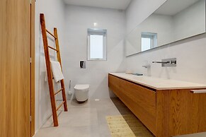 Superb Seafront Family Apartment