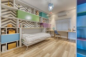 Superb Seafront Family Apartment