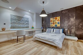 Superb Seafront Family Apartment