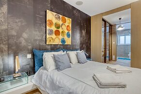 Superb Seafront Family Apartment