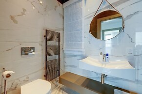 Super Luxury Apartment in Tigne Point, Amazing Sea Views