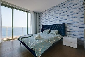 Super Luxury Apartment in Tigne Point, Amazing Sea Views