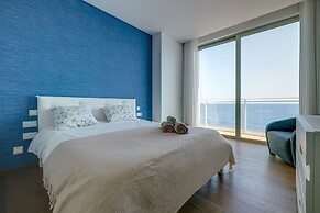 Super Luxury Apartment in Tigne Point, Amazing Sea Views