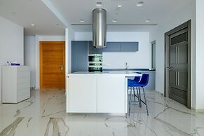 Super Luxury Apartment in Tigne Point, Amazing Sea Views