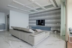 Super Luxury Apartment in Tigne Point, Amazing Sea Views