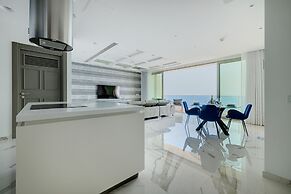 Super Luxury Apartment in Tigne Point, Amazing Sea Views