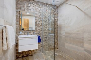 Modern 1BR Apartment in Central St Julian's