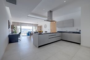Superlative Apartment With Valletta and Harbour Views