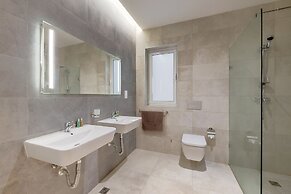 Superlative Apartment With Valletta and Harbour Views