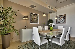 Luxury Apartment With Pool and Terrace, Top Location