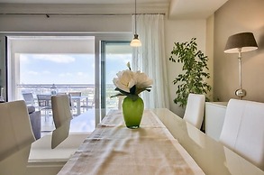 Luxury Apartment With Pool and Terrace, Top Location