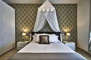 Luxury Apartment With Pool and Terrace, Top Location