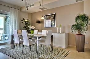 Luxury Apartment With Pool and Terrace, Top Location