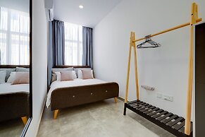 Perfect Location, Idyllic 2BR Apartment