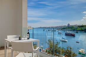 Luxury Apartment With Valletta and Harbour Views