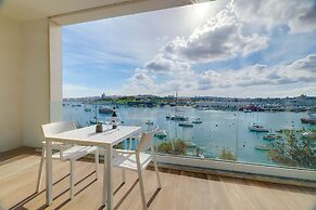 Luxury Apartment With Valletta and Harbour Views