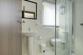 Chic 2BR Penthouse Steps From the Promenade