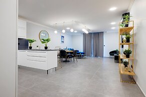 Art Deco Luxury Apartment, Central Location