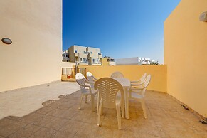 Modern 2 Bedroom Maisonette in Central Sliema