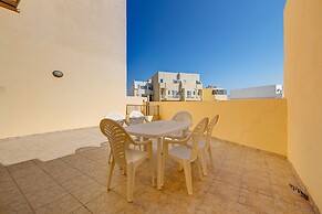Modern 2 Bedroom Maisonette in Central Sliema
