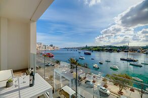 Deluxe Apartment With Valletta and Harbour Views