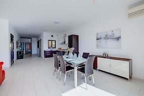 Marvellous Apartment With Valletta and Harbour Views
