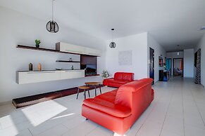 Marvellous Apartment With Valletta and Harbour Views